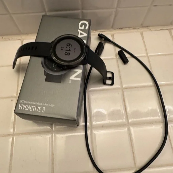 Garmin Black Smartwatch with Circular Display and Silicone Strap - Picture 4 of 7